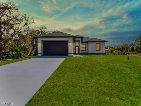2503 53rd St SW, Lehigh Acres, FL 33976