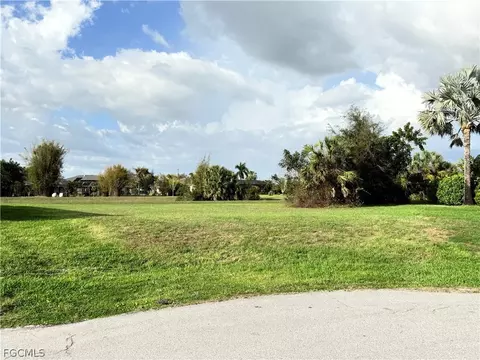 335 Vitorio St, Punta Gorda, FL 33983