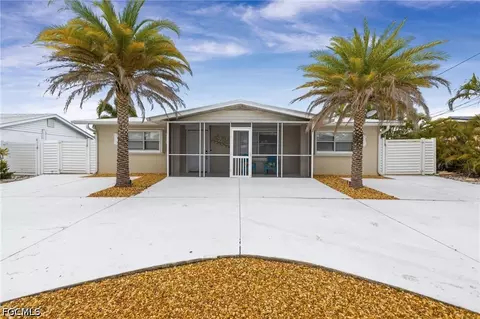 12179 Boat Shell Dr, Matlacha Isles, FL 33991