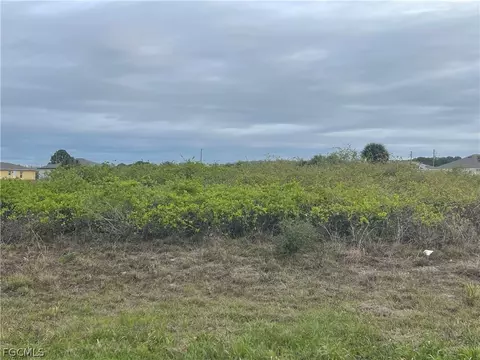 8015 Marsh Cir, Labelle, FL 33935 photo 2