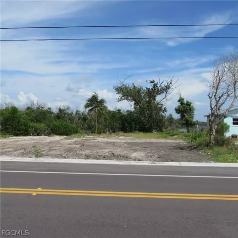 4195 Pine Island Rd NW, Matlacha, FL 33993