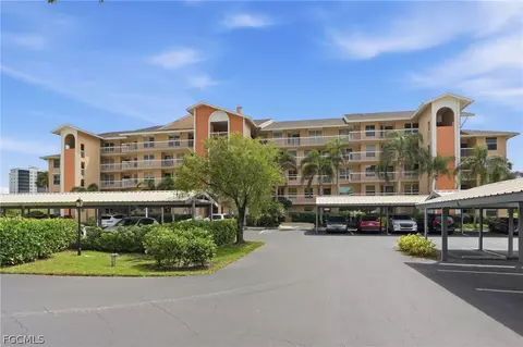300 Horse Creek Dr #307, Naples, FL 34110
