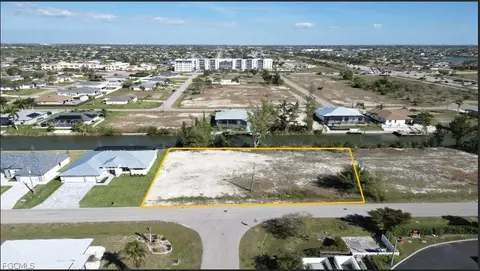 2247 SW 17th Pl, Cape Coral, FL 33991