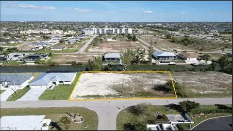 2247 SW 17th Pl, Cape Coral, FL 33991