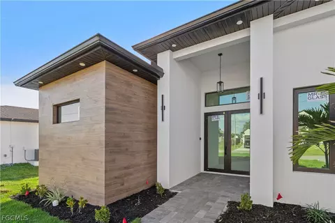 306 SW 26th Ave, Cape Coral, FL 33991