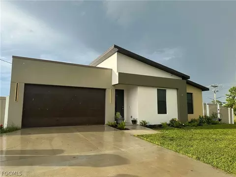 1613 N Gator Cir, Cape Coral, FL 33909
