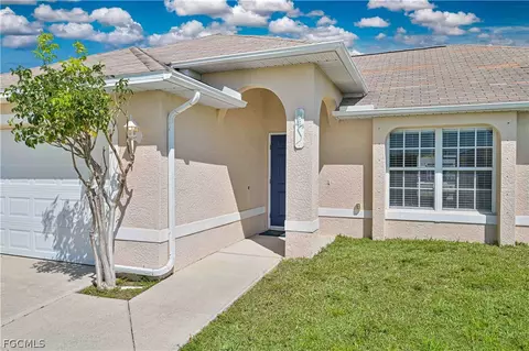 1213 SW 15th Ter, Cape Coral, FL 33991 photo 2