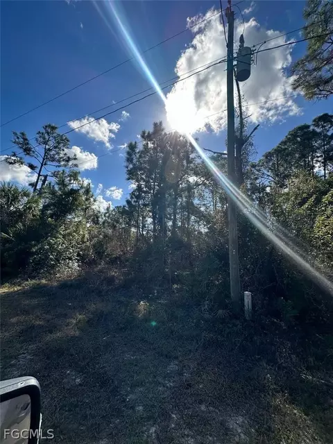 3307 63rd St W, Lehigh Acres, FL 33971