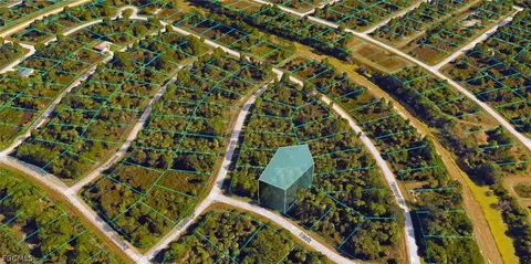 Hark Pl, North Port, FL 34288