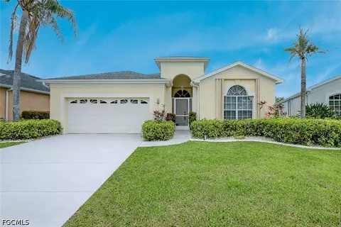 1813 Emerald Cove Dr, Cape Coral, FL 33991