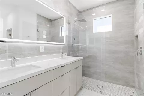Bath - 321 Peerless St, Lehigh Acres, FL 33974 photo 1 of 5