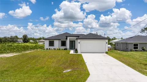 420 Yolanda St, Lehigh Acres, FL 33972