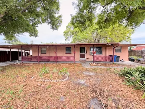 986 Tropical Palm Ave, North Fort Myers, FL 33903