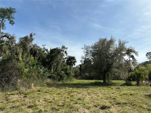 Secretariat Dr, Labelle, FL 33935