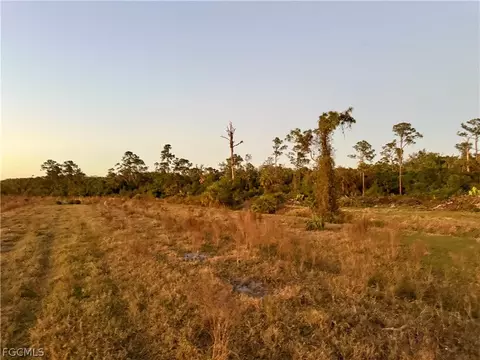 Secretariat Dr, Labelle, FL 33935