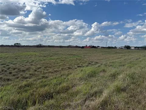 5355 3rd Rd, Labelle, FL 33935