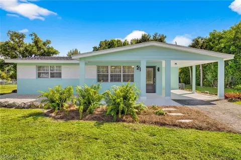 21 E Mariana Ave, North Fort Myers, FL 33917