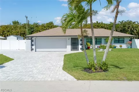 1089 N Town And River Dr, Fort Myers, FL 33919