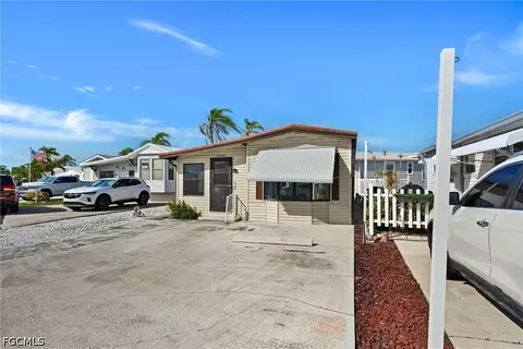20124 Plum Tree Ln, Estero, FL 33928 photo 2