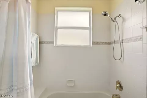 Bath - 20091 Ballylee Ct, Estero, FL 33928 photo 6 of 6