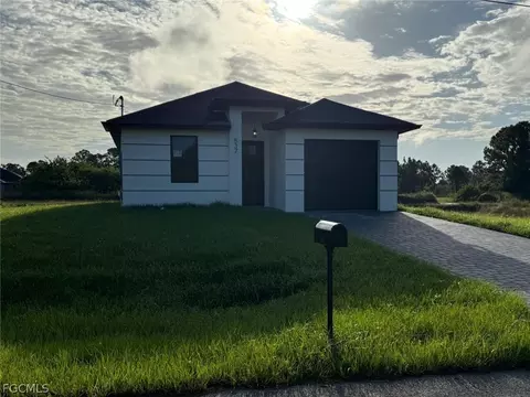 537 Hawthorne Ave S, Lehigh Acres, FL 33974