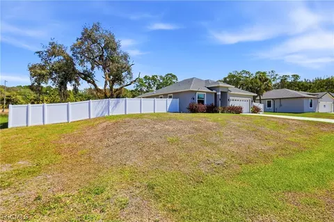 Exterior - 1300 E Bucknell Ln, Labelle, FL 33935 photo 2 of 6