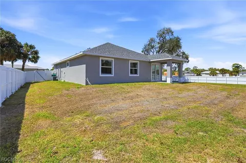 Exterior - 1300 E Bucknell Ln, Labelle, FL 33935 photo 4 of 6
