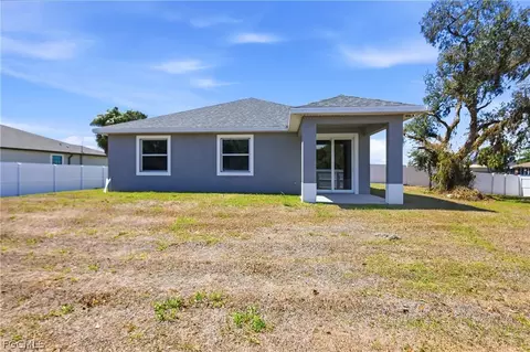 Exterior - 1300 E Bucknell Ln, Labelle, FL 33935 photo 6 of 6