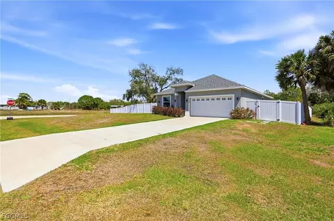 Exterior - 1300 E Bucknell Ln, Labelle, FL 33935 photo 3 of 6
