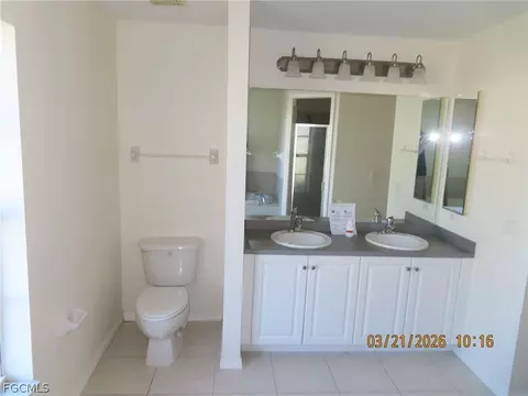 Bath - 4553 Springview, Labelle, FL 33935 photo 2 of 3