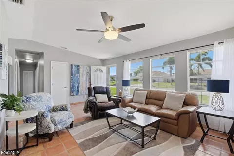 2115 NE 25th St, Cape Coral, FL 33909
