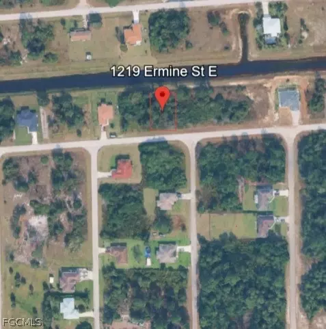 1219 Ermine St E, Lehigh Acres, FL 33974