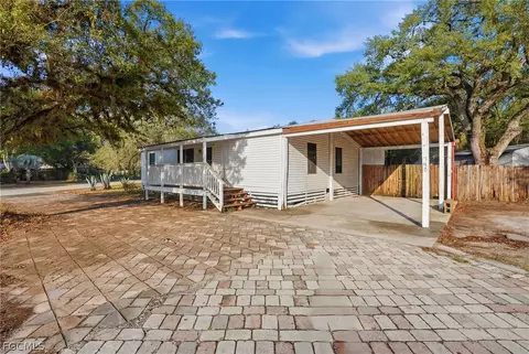 740 Bennett Ave, Labelle, FL 33935