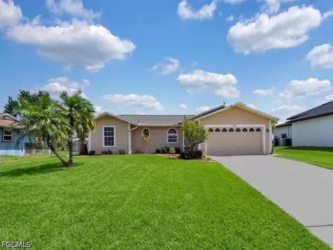 1135 NE 2nd Pl, Cape Coral, FL 33909