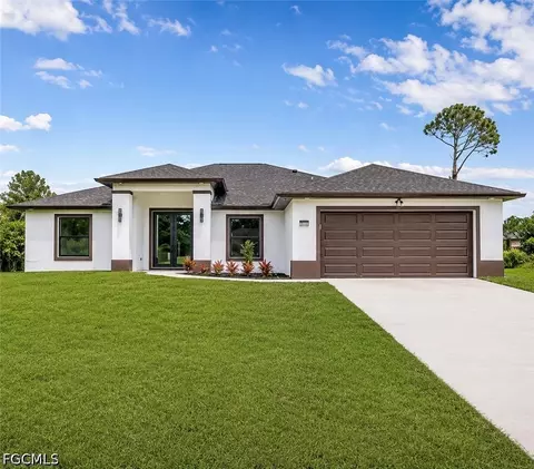 3310 3rd St SW, Lehigh Acres, FL 33976