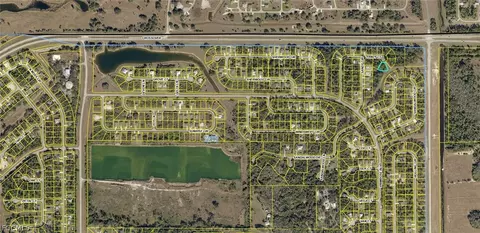 8014 Sandy Ct, Labelle, FL 33935 photo 2