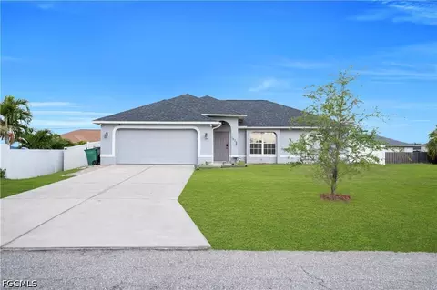 1826 NE 17th Pl, Cape Coral, FL 33909