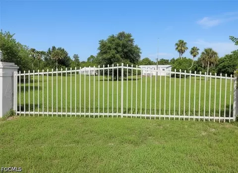 4555 Pioneer 16th St, Clewiston, FL 33440