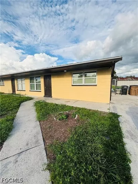 20 Westminster St N, Lehigh Acres, FL 33936