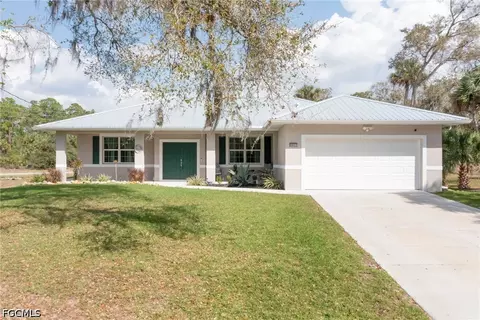 5017 Wild Goose Cir, Labelle, FL 33935