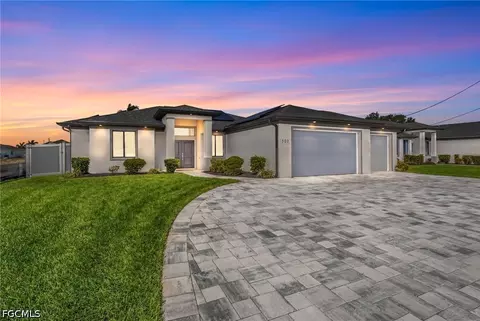 307 Gleason Pkwy, Cape Coral, FL 33914