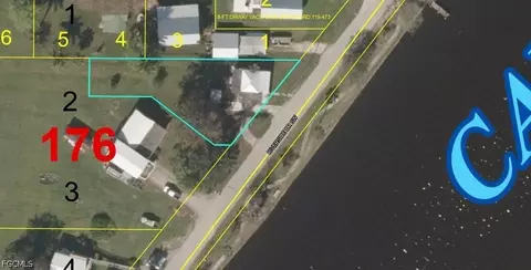 815 Riverside Dr, Moore Haven, FL 33471