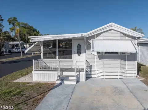 184 Caravan Cir, North Fort Myers, FL 33903