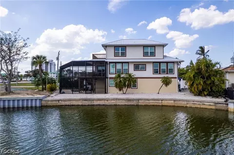 90 Ibis St, Fort Myers Beach, FL 33931
