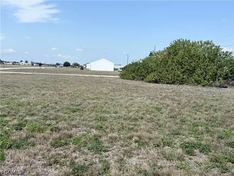 1107 NE 7th St, Cape Coral, FL 33909