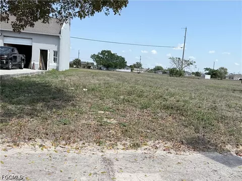1115 NE 7th St, Cape Coral, FL 33909
