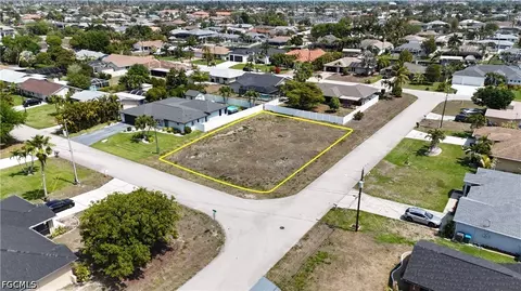 4037 SW 2nd Pl, Cape Coral, FL 33914