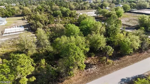 202 W 8th St, Lehigh Acres, FL 33972