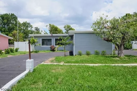 4370 Deleon St, Fort Myers, FL 33901