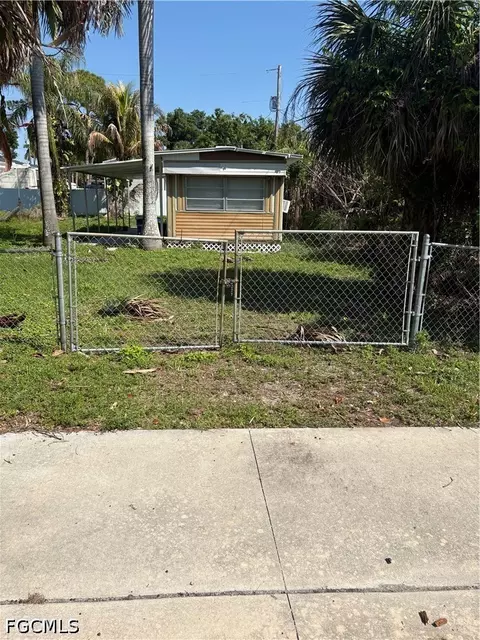 336 San Bernardino St, North Fort Myers, FL 33903